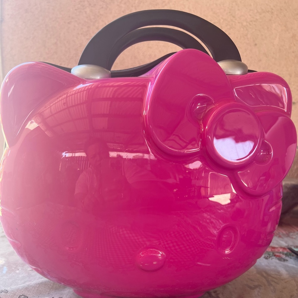 Hello travel case used once